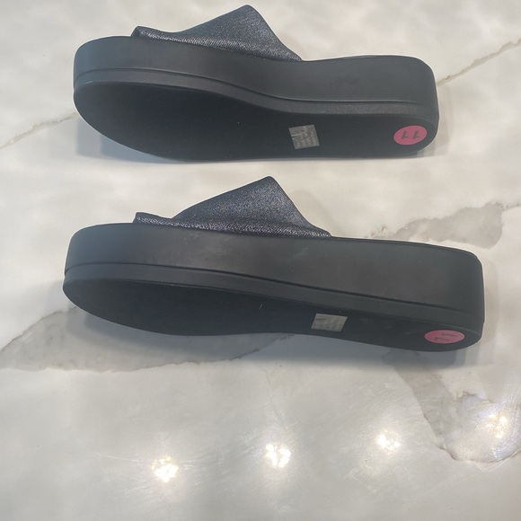 Silver Slides - Picture 7 of 9